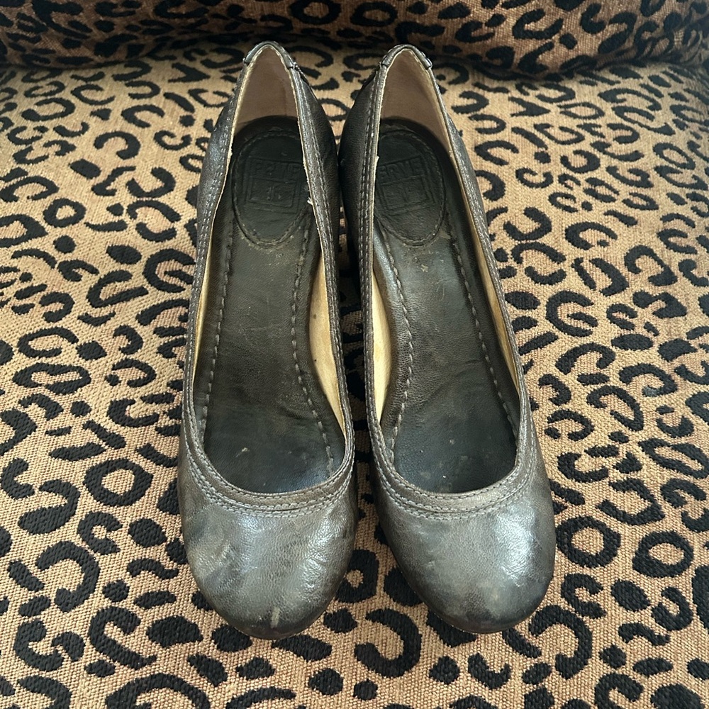 Frye Carson pumps sz 6.5